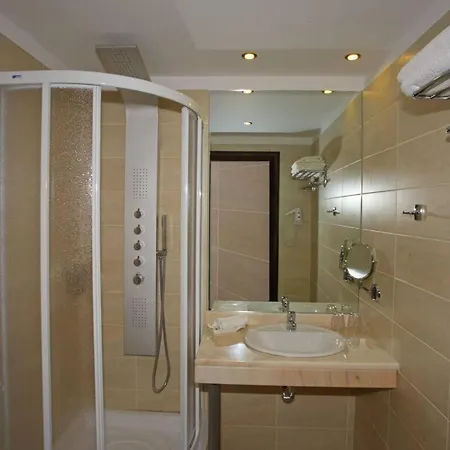 Olympic Palladium Отель 3*